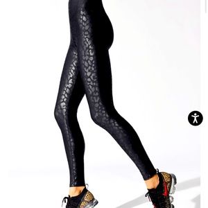 Carbon 38 Takara shine leggings size small